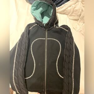 Lululemon vest with hood